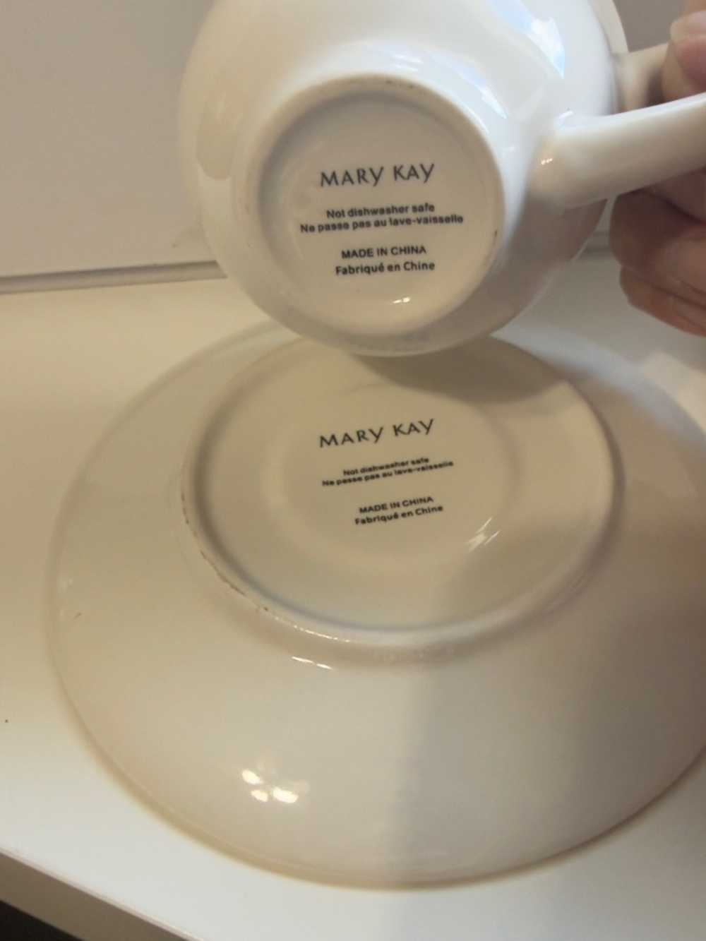 Mary Kay Branded Set of 4 Cups and Saucers with Pink Cadillac - Set #1 - Picture 8 of 10
